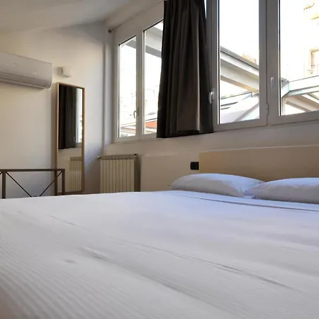 Apartment Loft Ristrutturato Vicino M4 Argonne - San Benigno *